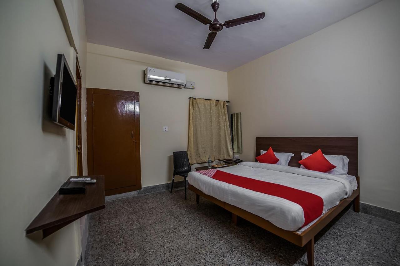 Hotel Oyo 13374 Vididhi Visakhapatnam Zewnętrze zdjęcie